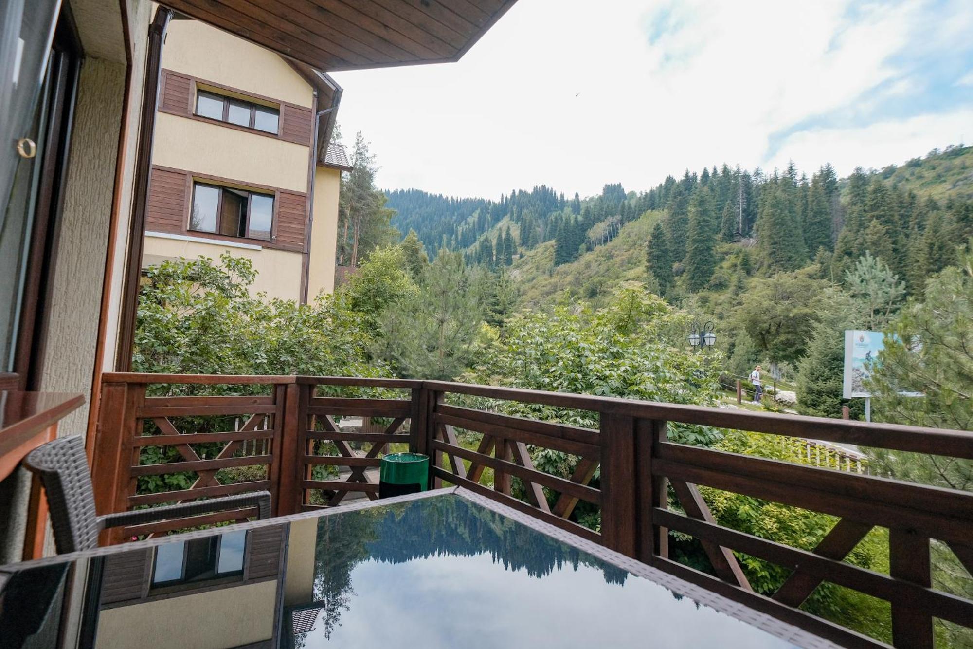 Besqaynar Oi-Qaragai Mountain Resort מראה חיצוני תמונה