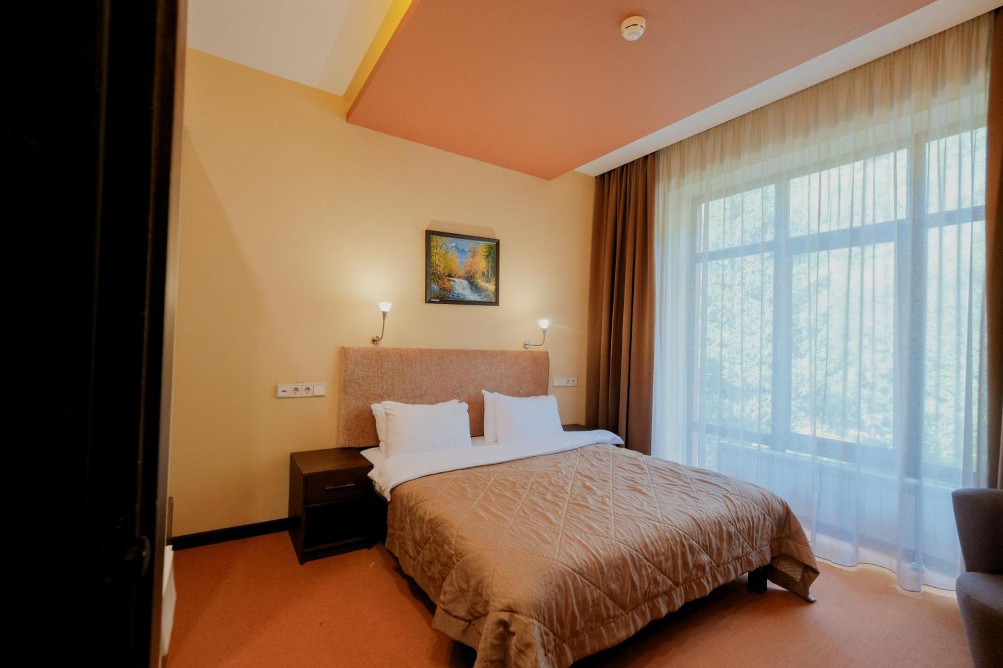 Besqaynar Oi-Qaragai Mountain Resort מראה חיצוני תמונה